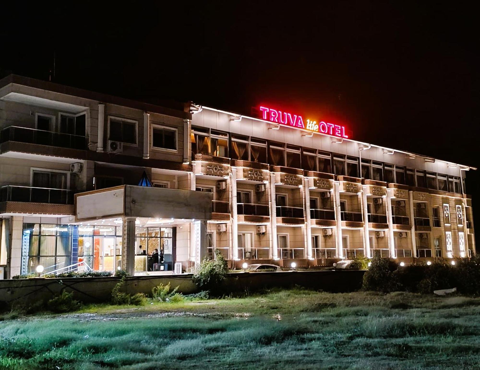 Truva Life Hotel Samandag Bagian luar foto