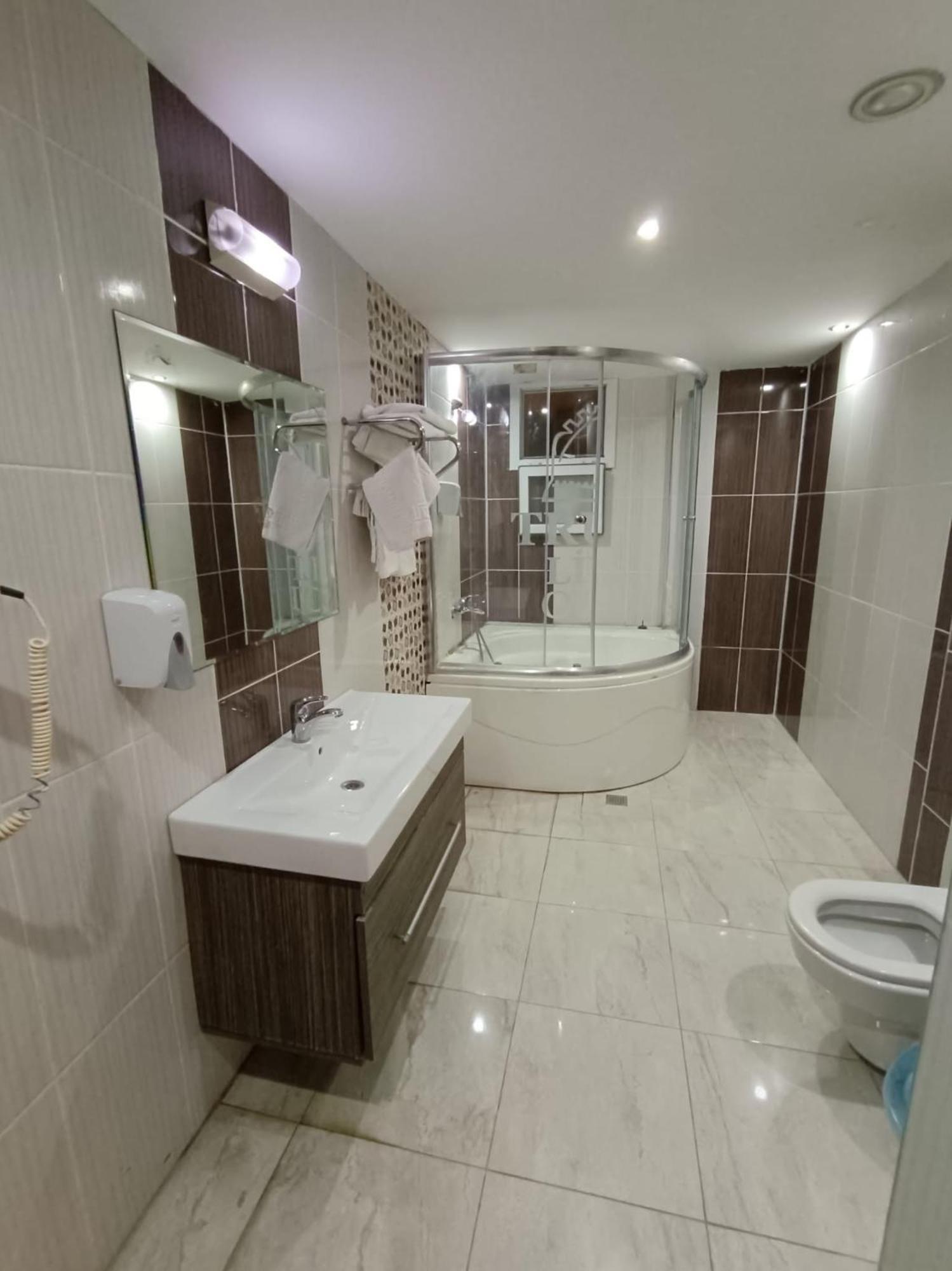 Truva Life Hotel Samandag Bagian luar foto